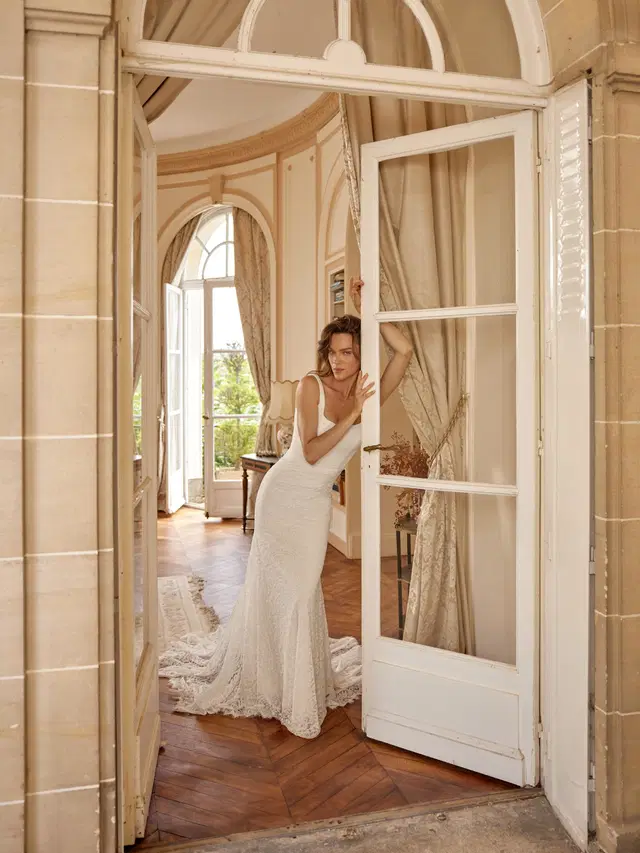 Mercer by Justin Alexander: Trumpet silhouette, sleeveless, lace