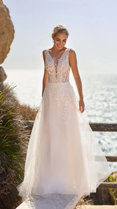 Brinkman 26416 wedding dress by Brinkman by Très Chic, A-line, tulle