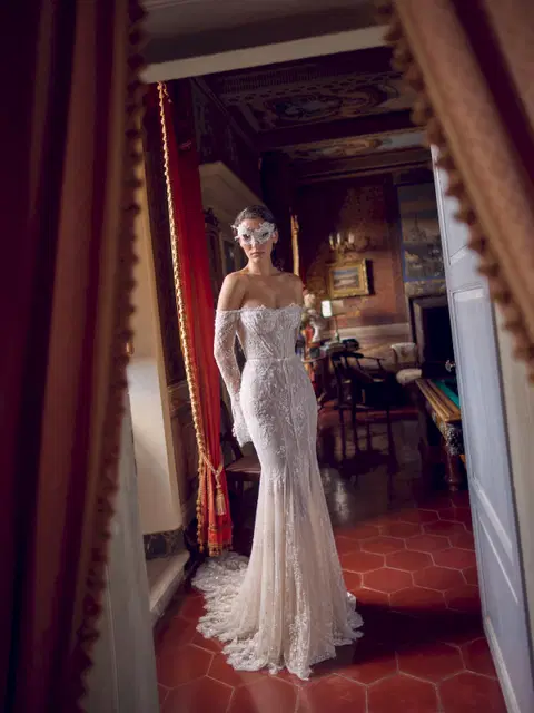 Triumph wedding dress by Wona Concept, mermaid, lace