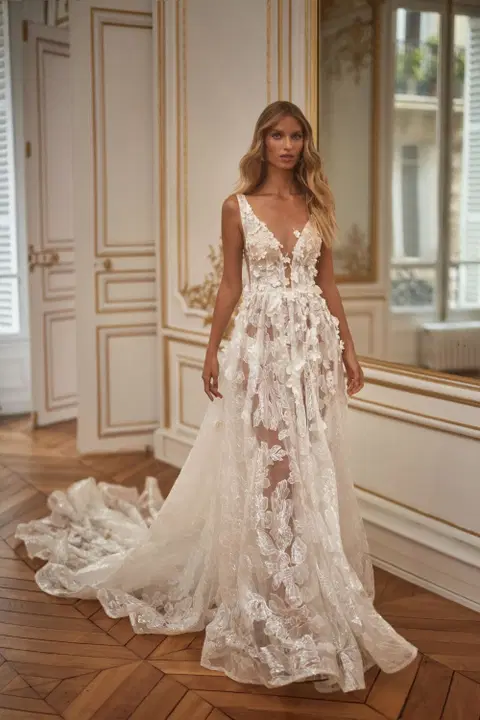 Britania wedding dress by Milla Nova, A-line, lace