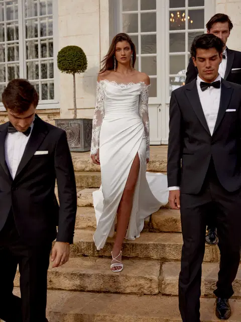 Jessa wedding dress by Justin Alexander, fit & flare, lace