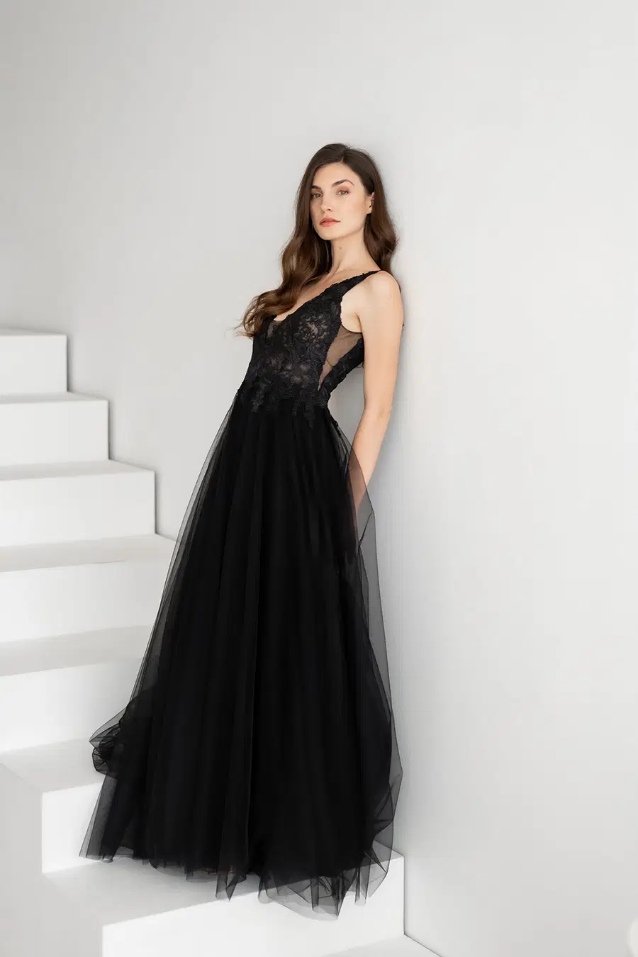 AURORA by Esther Hofmann: A-Line silhouette, deep V-neck neckline, sleeveless, lace