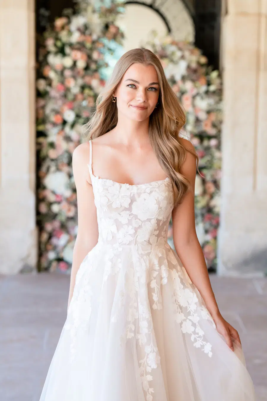 R3805 by Allure Romance - view 3 of 9