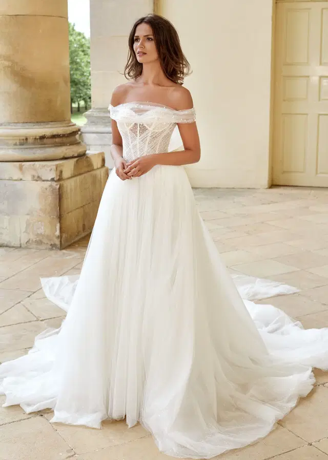 DAZZLING by Dando London: Ball Gown silhouette, off-shoulder neckline, sleeveless, tulle