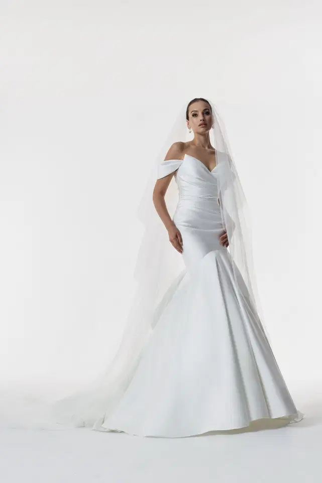 Hattie by Josephine Scott: Fit & Flare silhouette, sweetheart neckline, sleeveless, mikado
