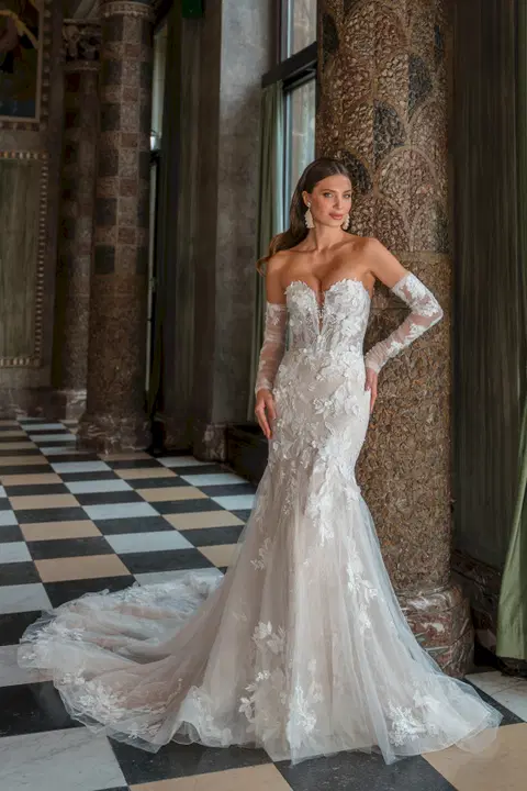Alana wedding dress by Diane Legrand, mermaid, lace