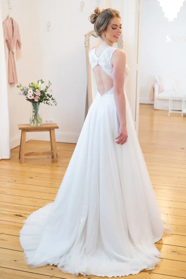 Elin by Sanna Lindström - view 3 of 3