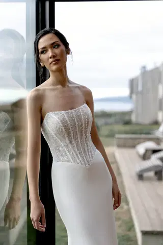 Esmarie by Adore - view 4 of 6