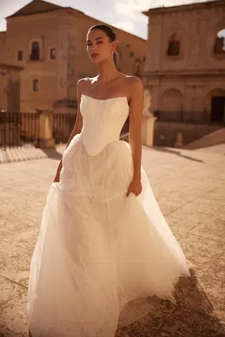 Jacline by Anne Mariée - view 3 of 10