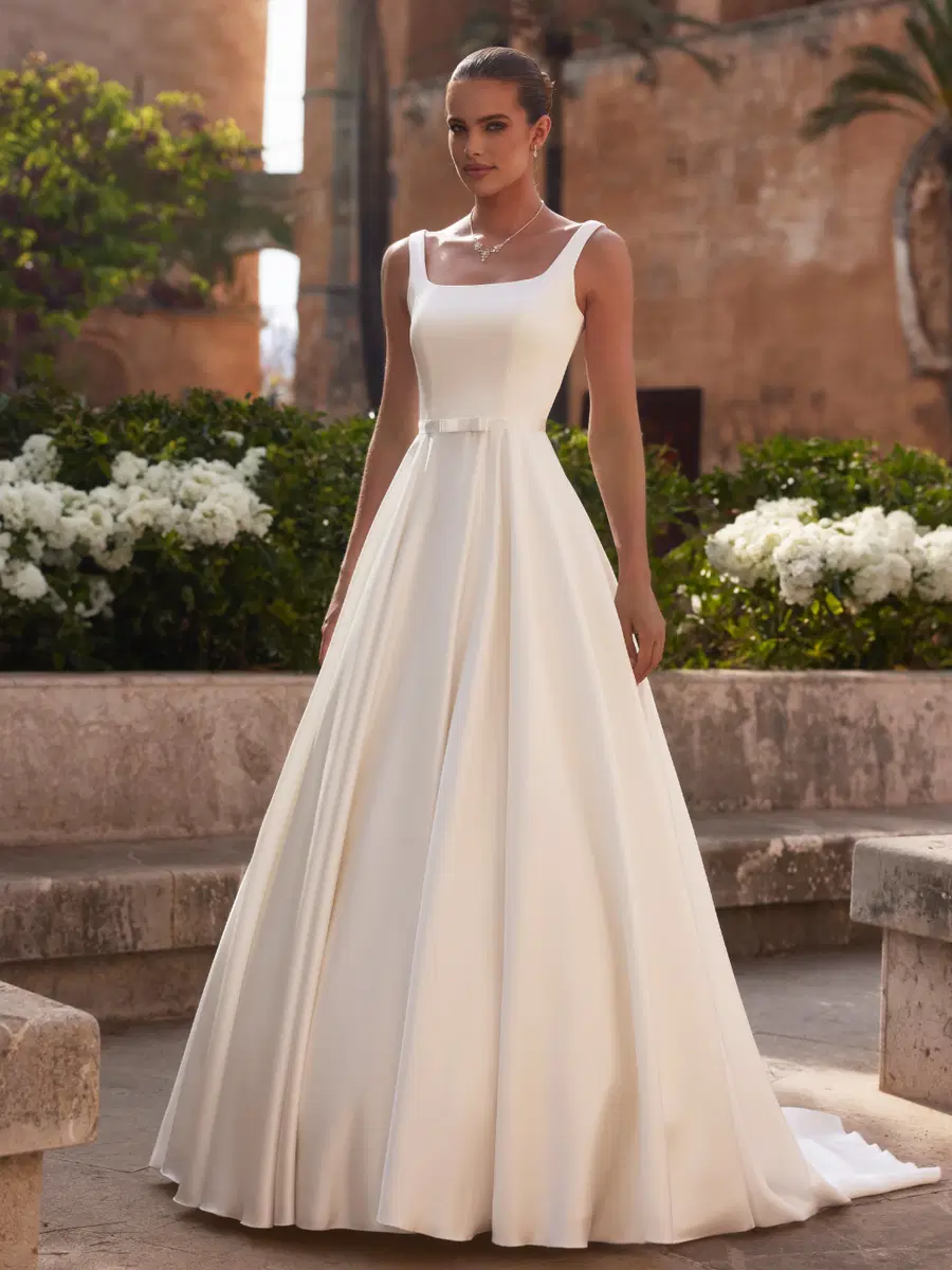 Levente by Bianco Evento: Ball Gown silhouette, square neckline, sleeveless, satin