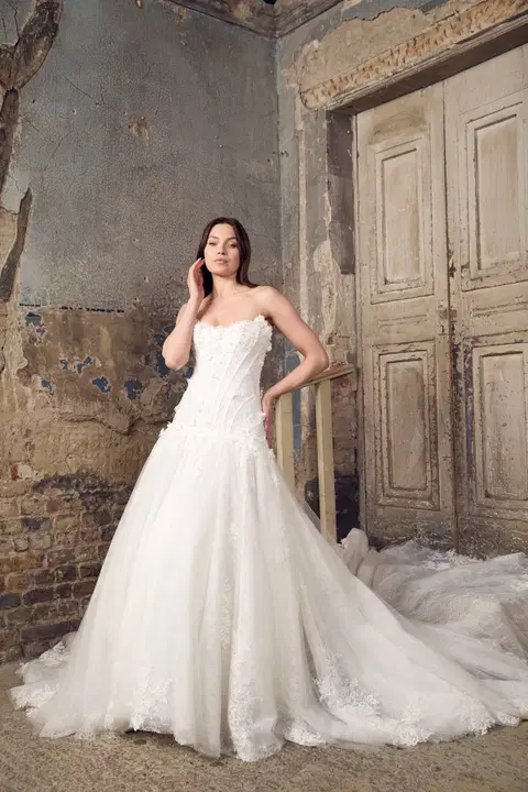 Hammersmith Brautkleid von Dando London, A-Linie, Tüll