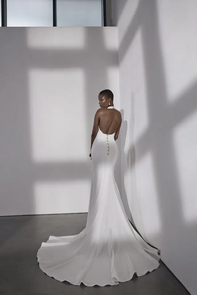 Isa by Avenue by Josephine Scott - view 2 of 4