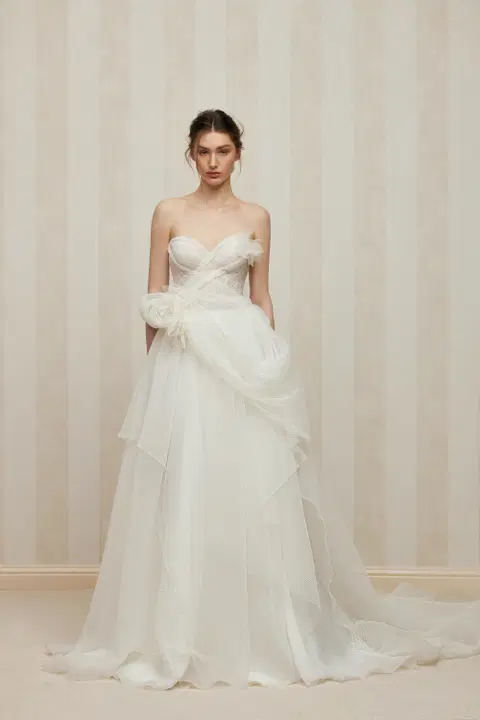 Nimfa wedding dress by Anne Mariée, A-line, lace