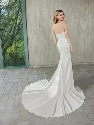 VIVIAMA by Pronovias - view 4 of 4