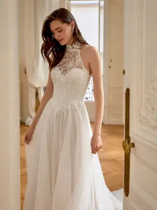 Eloise by Adore - view 6 of 7