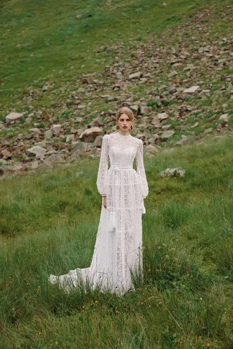 Ralph wedding dress by Ariamo Boho, lace