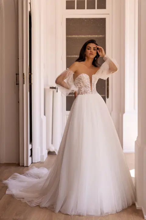 Style E-5441 wedding dress by Elizabeth Passion, ball gown, tulle