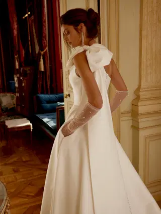 Jacqueline by Justin Alexander - view 6 of 10