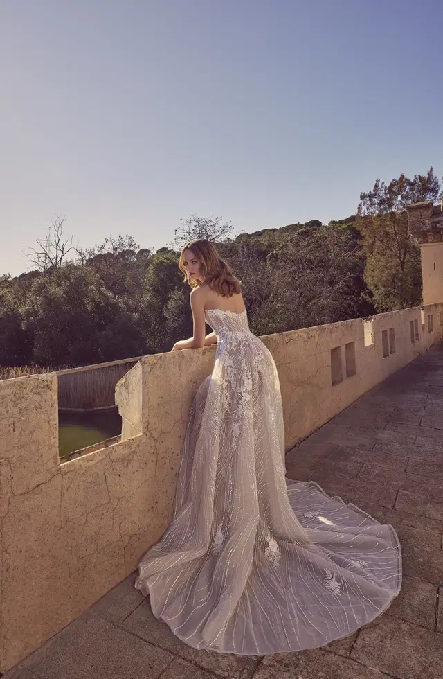 Zsofia by Veni Infantino - view 3 of 3