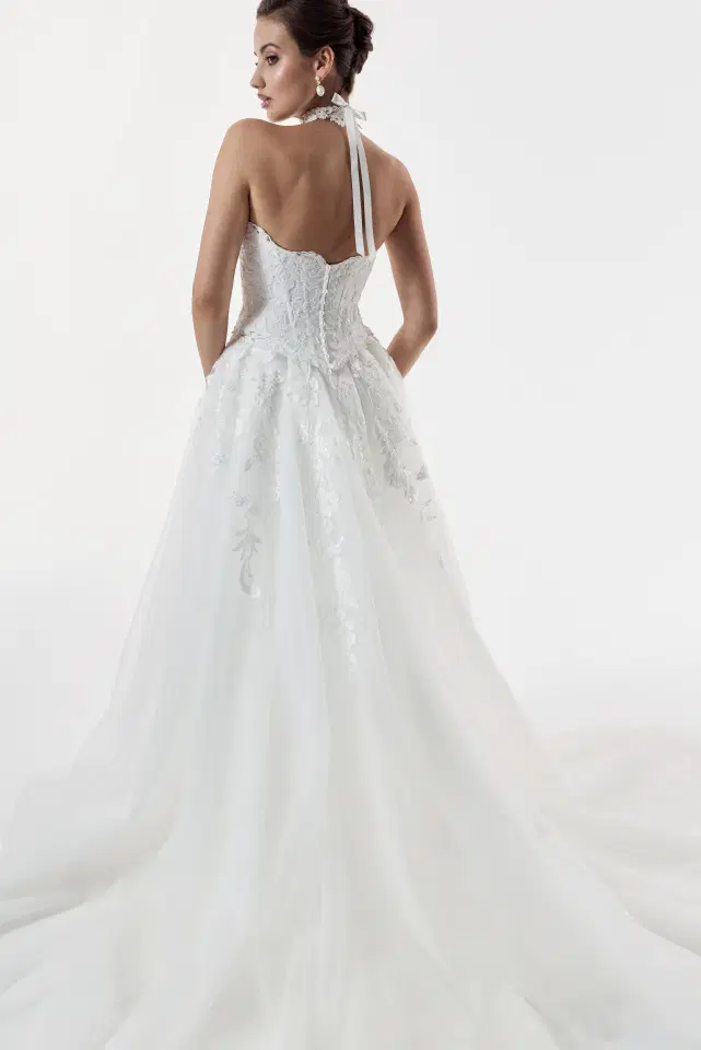 Belle by Josephine Scott - view 8 of 10