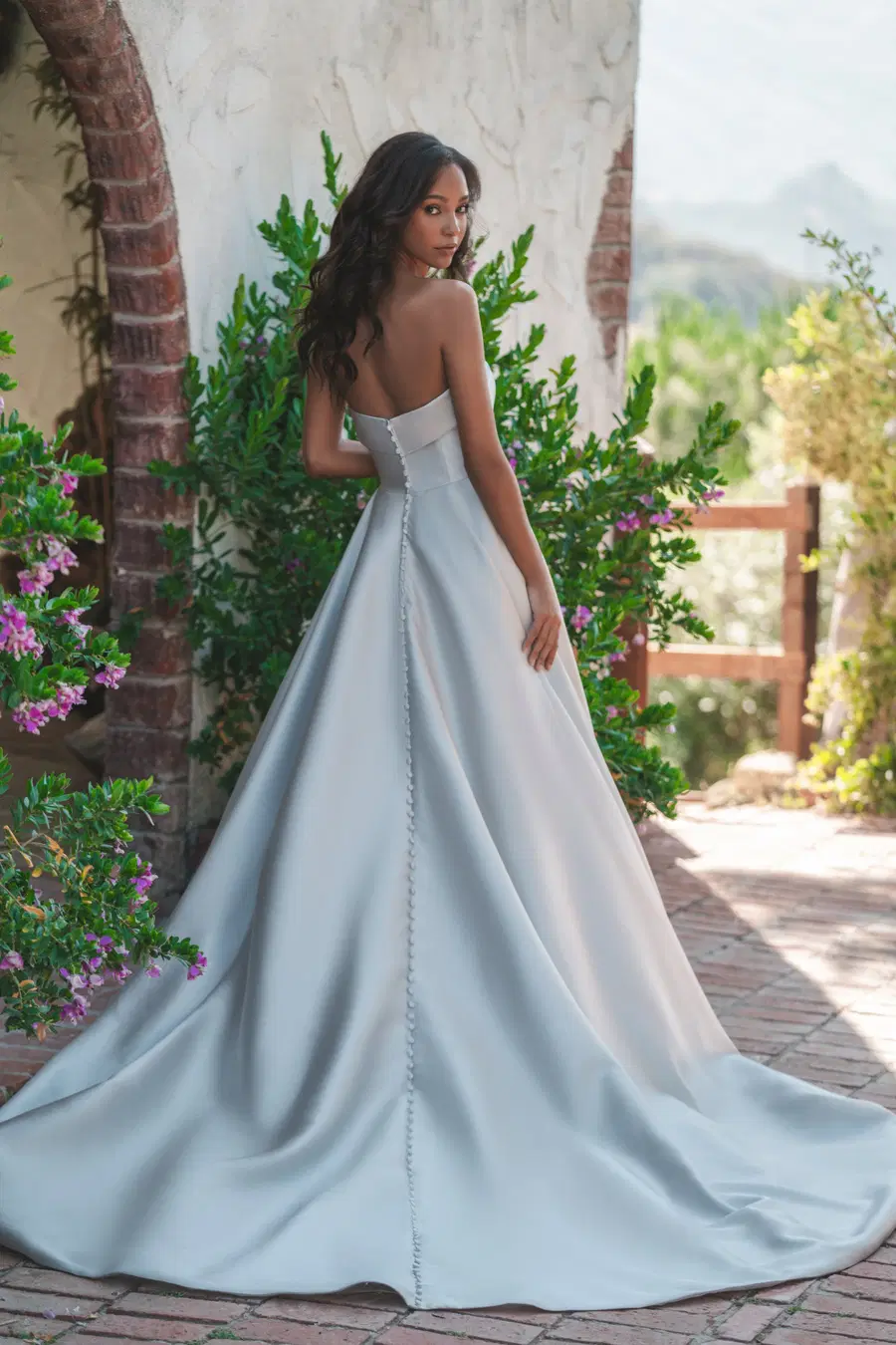 R3715 by Allure Romance - view 6 of 10
