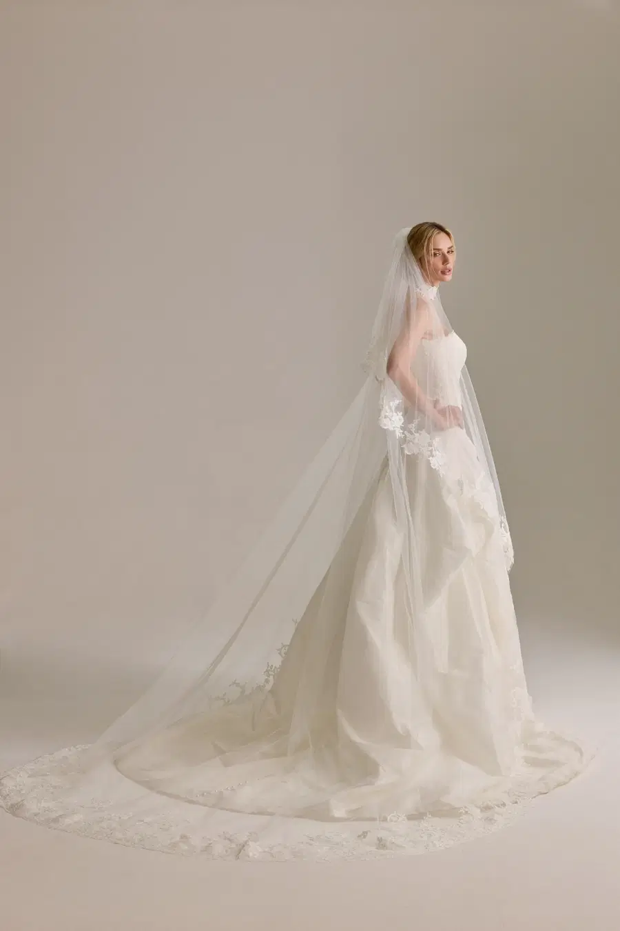 Celinde by Josephine Scott - view 7 of 8