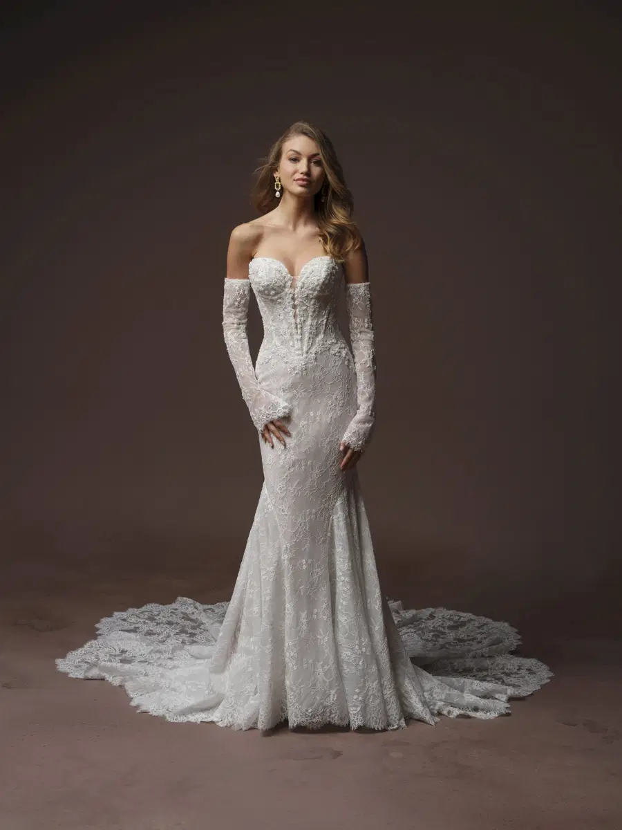 BELLEVUE ROYALE by Maggie Sottero: Fit & Flare silhouette, sweetheart neckline, detachable sleeves, lace