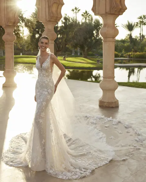 Oliana wedding dress by Rosa Clara, mermaid, lace