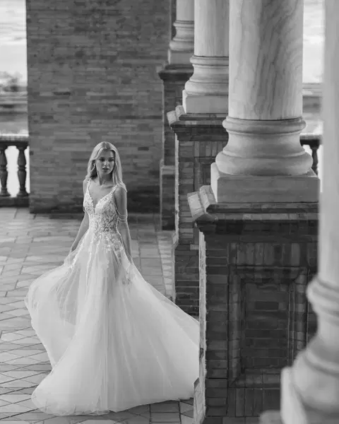 Keane wedding dress by Aire Barcelona, A-line, lace