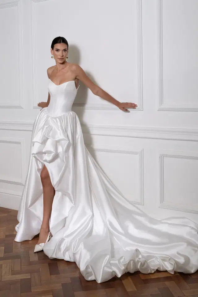 Romy by Avenue by Josephine Scott - view 2 of 3