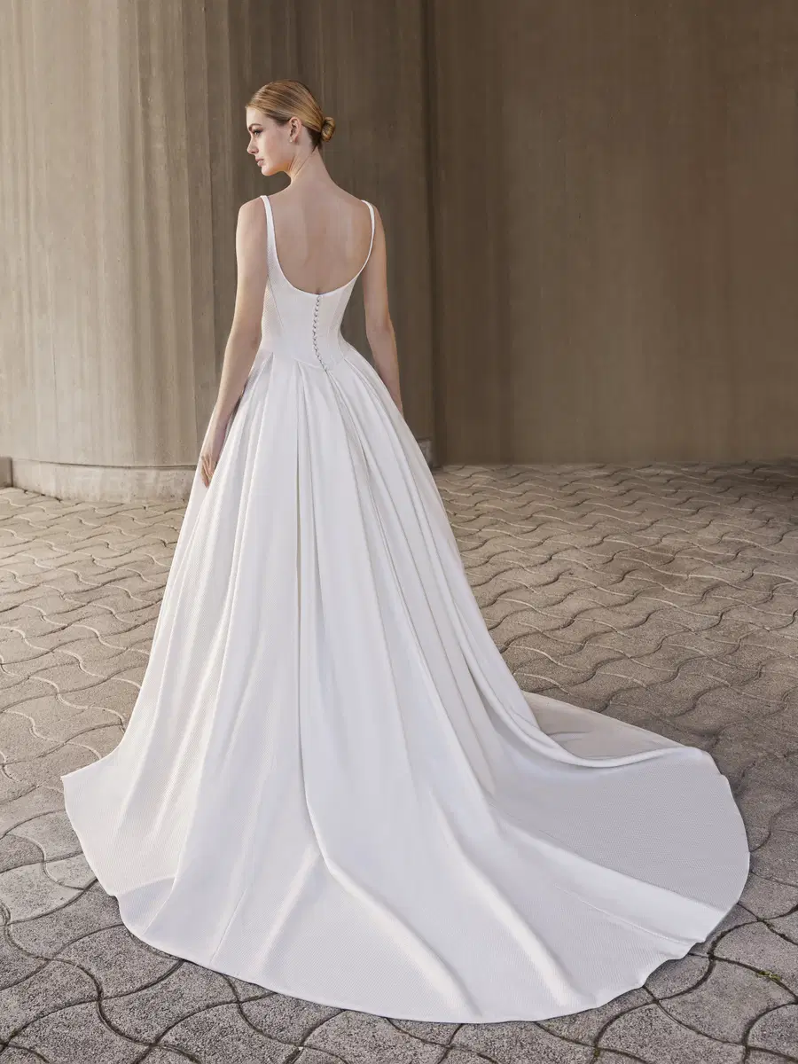DALYA by Pronovias - view 2 of 3