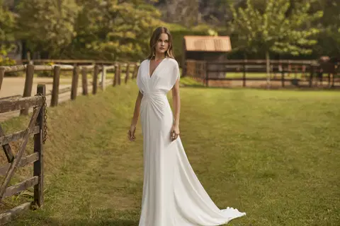 Nariol wedding dress by Alma Novia, straight, crepe