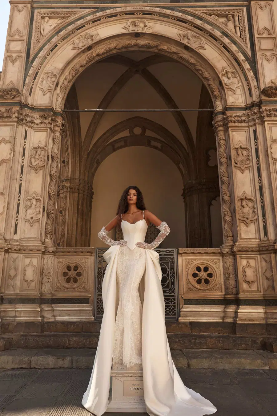 Avenelle by Milla Nova: Mermaid silhouette, chantilly