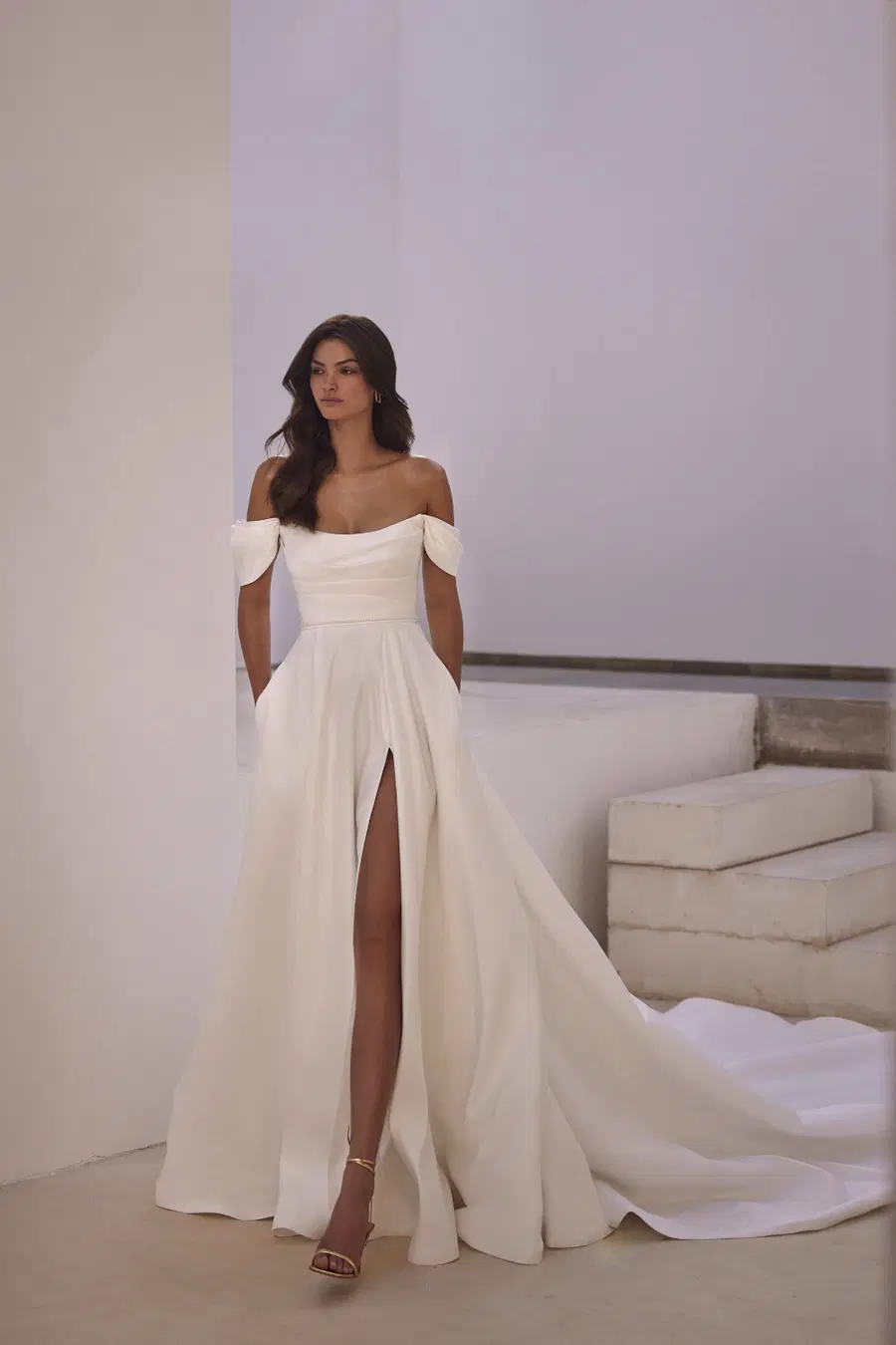 Camelia by Milla Nova - view 7 of 8