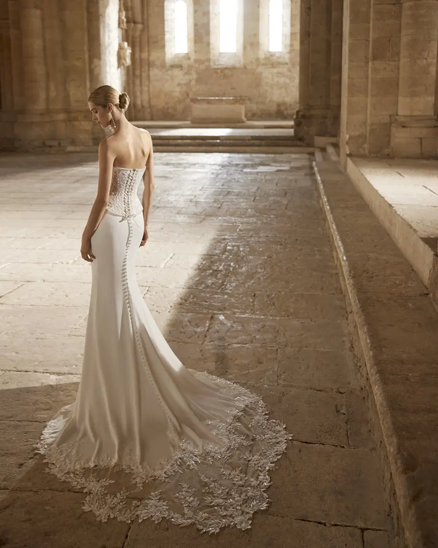 Lilia by Rosa Clara - view 4 of 4