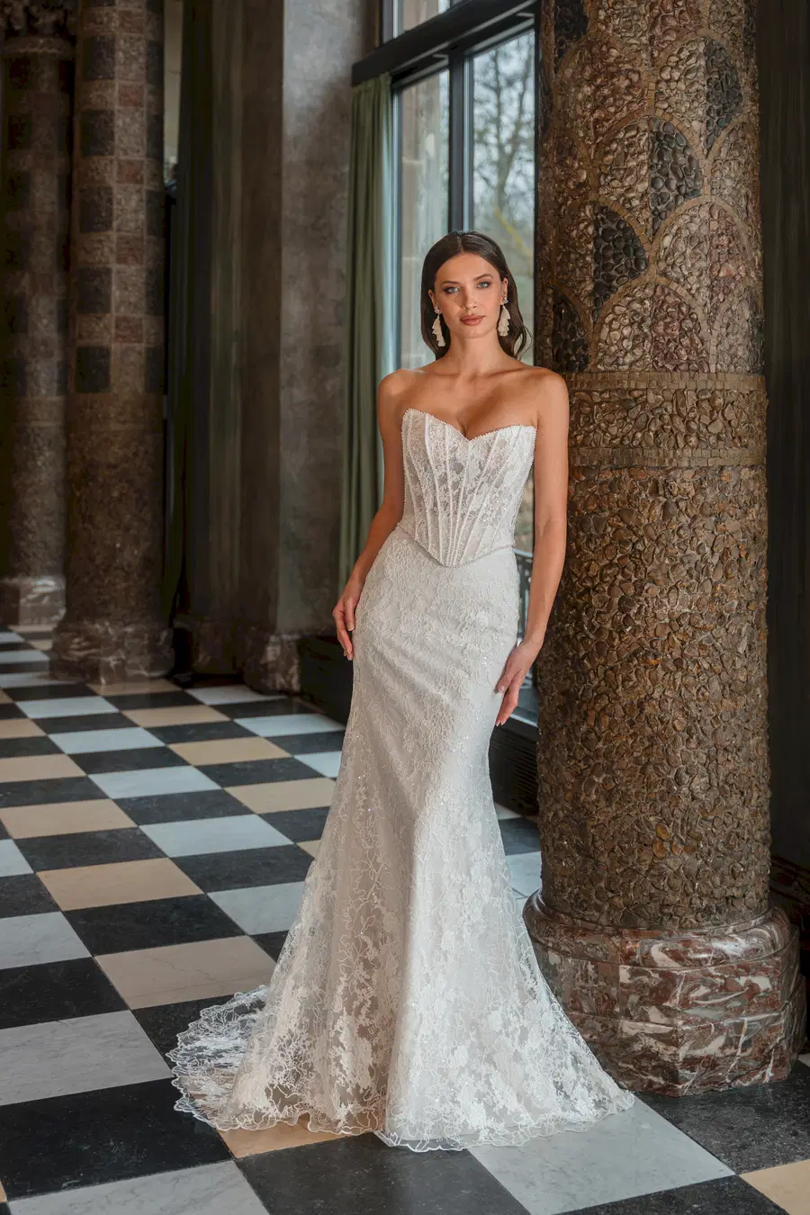 Antoinette by Diane Legrand: A-Line silhouette, V-neck neckline, lace