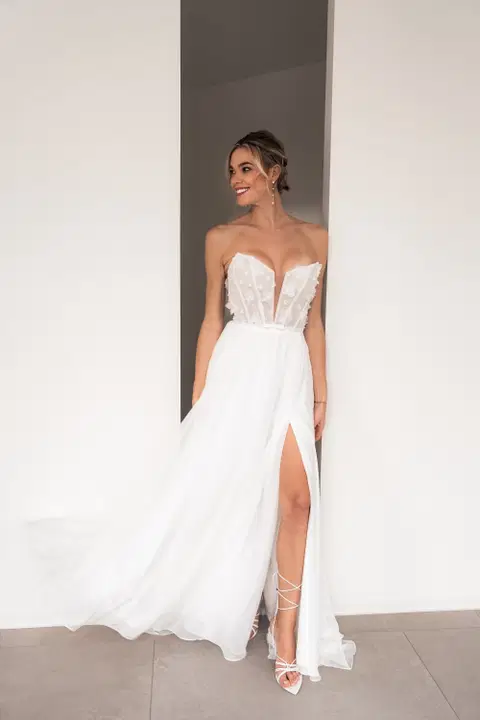 Hailey Hazel Chiffon wedding dress by Fan Xia, straight, chiffon