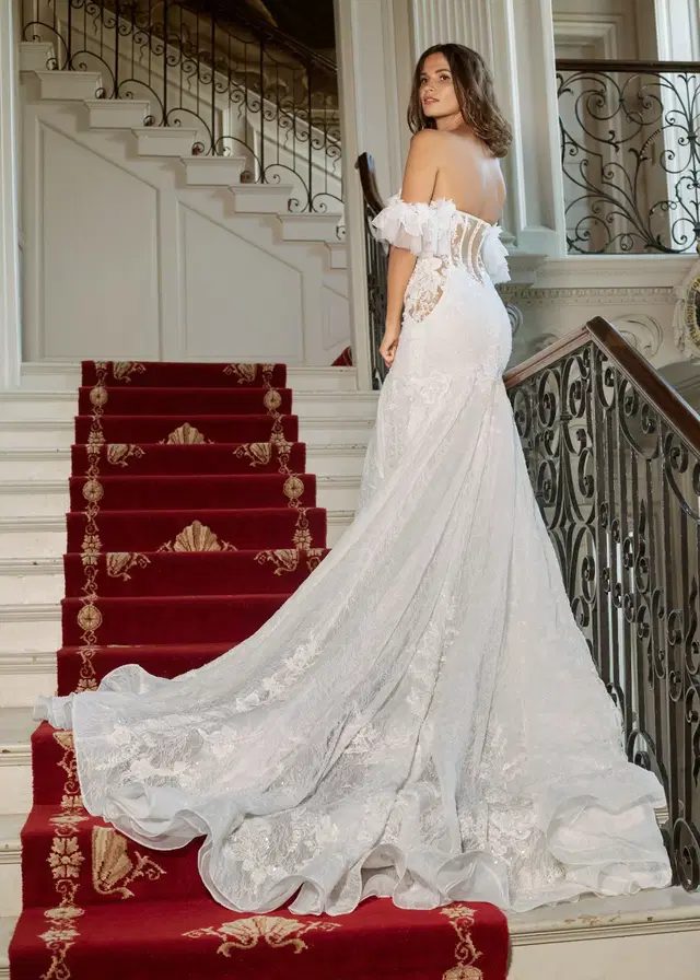 HEAD OVER HEELS by Dando London - view 3 of 3