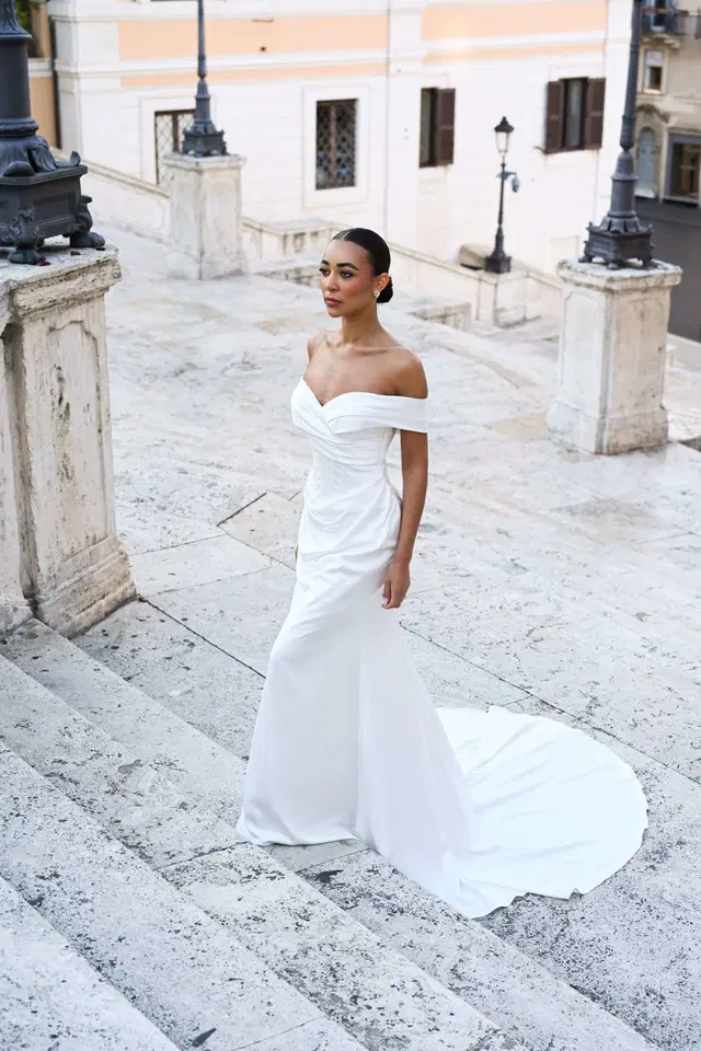 Cremino by Dando London: Straight silhouette, off-shoulder neckline, sleeveless, satin