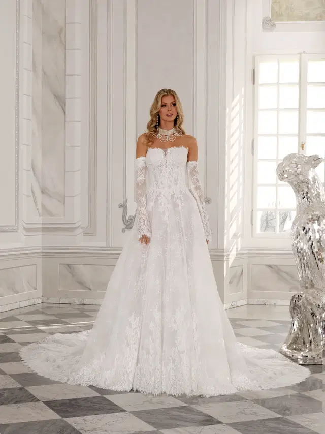 Kendall by Vanilla Sposa: A-Line silhouette, sweetheart neckline, lace, cathedral train