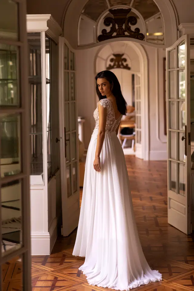 E-5426 by Elizabeth Passion - view 3 of 3