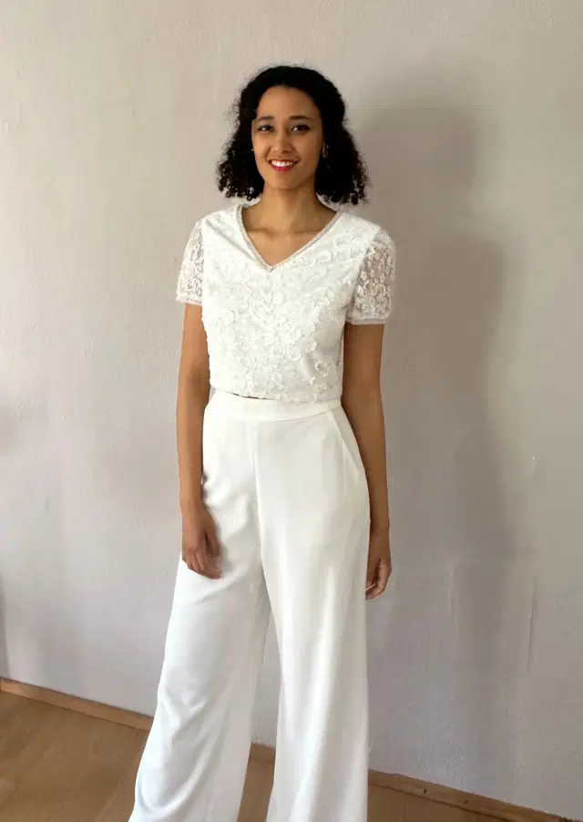Top STBC 0763 by myprettydress by Basedow: Straight silhouette, V-neck neckline, short sleeves, lace