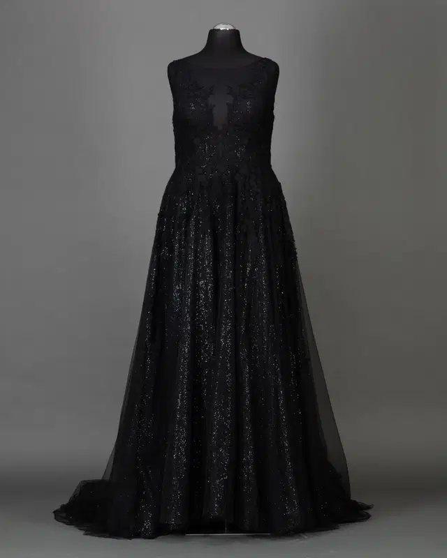 Black Chick by DarkDreamCouture - view 1 of 2