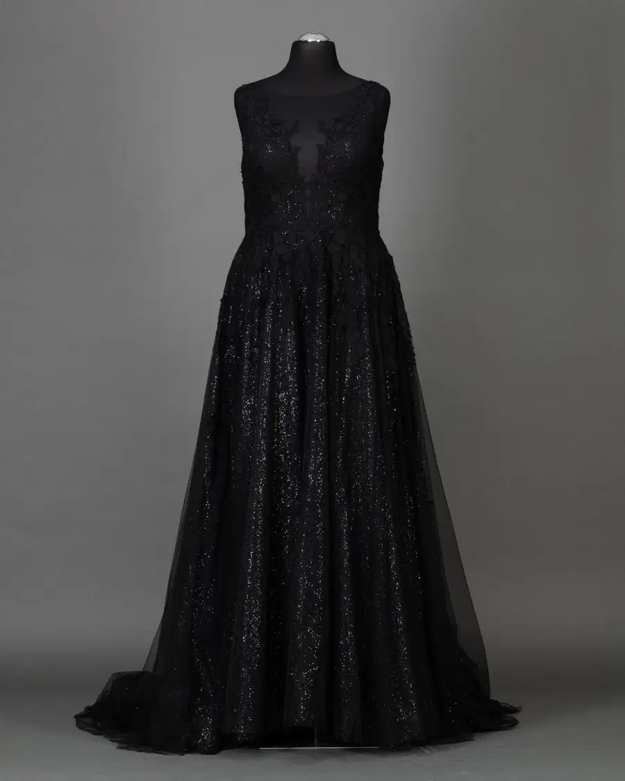 Black Chick by DarkDreamCouture - view 1 of 2