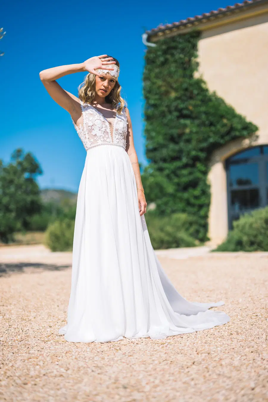 Diandra by Malee: A-Line silhouette, deep V-neck neckline, sleeveless, chiffon