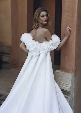 UMARA by Enzoani - view 7 of 7