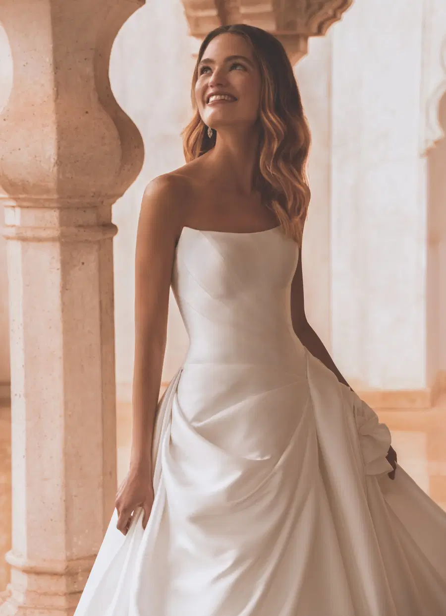 Vera by Enzoani - view 4 of 10