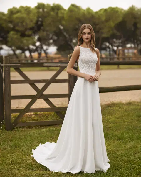 Nazeli wedding dress by Alma Novia, straight, lace