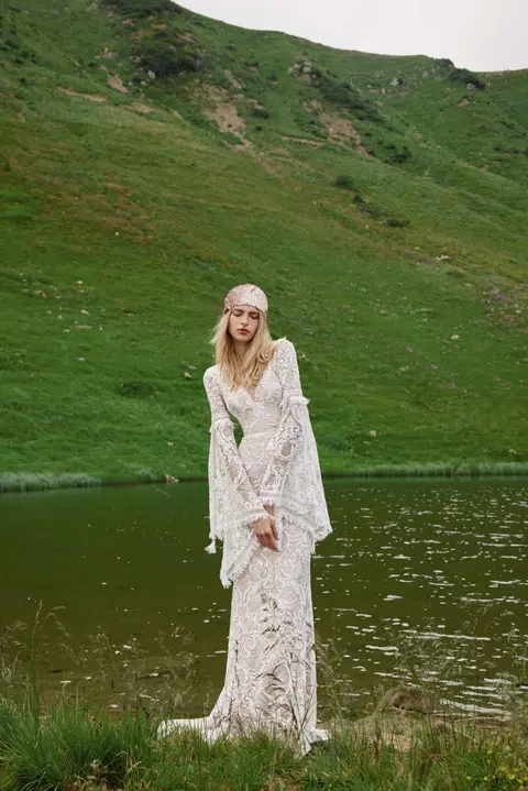 Medici wedding dress by Ariamo Boho, trumpet, lace