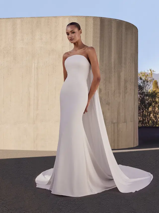 MARJORAM by Pronovias: Mermaid silhouette, straight neckline, sleeveless, lace